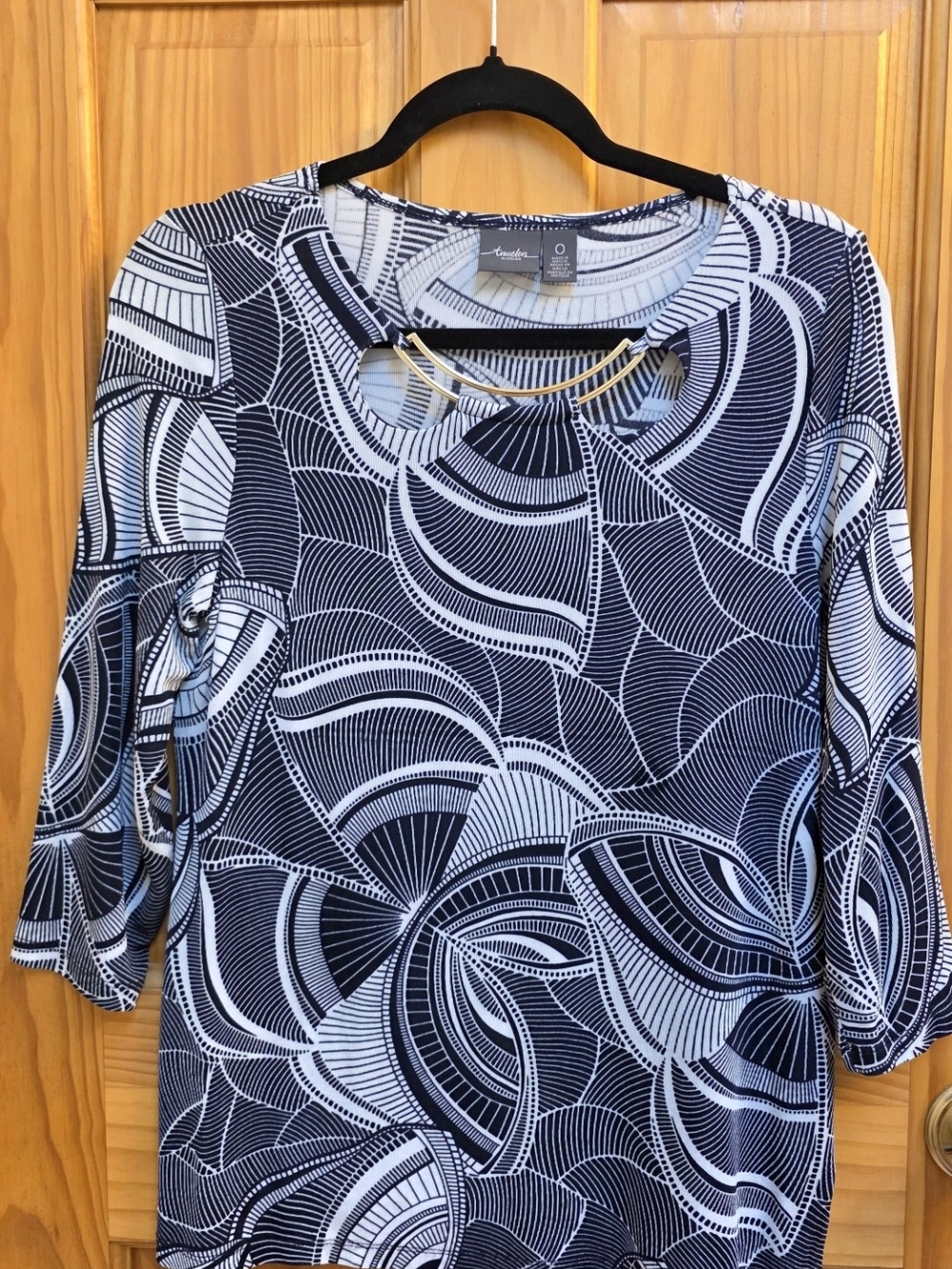 Chico's Travelers Navy & White Abstract Print Top with Gold Neck Bar